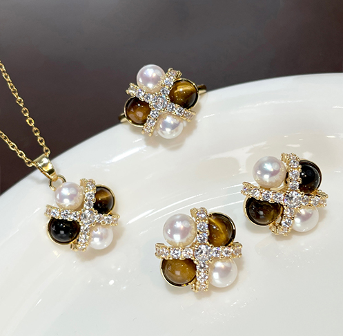 Freshwater Pearl Jewelry Set with Zircon Accents
