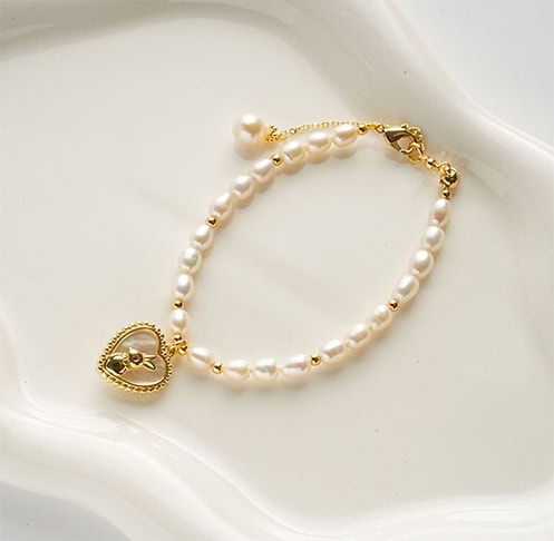 Rice Pearl Bracelet with Heart Locket Charm Rice Pearl Bracelet with Heart Locket Charm