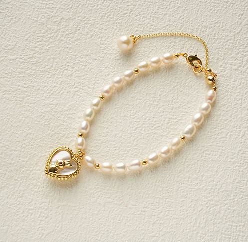 Rice Pearl Bracelet with Heart Locket Charm Rice Pearl Bracelet with Heart Locket Charm