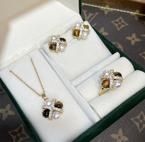 Freshwater Pearl Jewelry Set with Zircon Accents