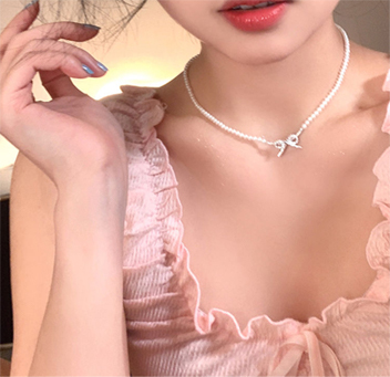 Pearl Bow Necklace