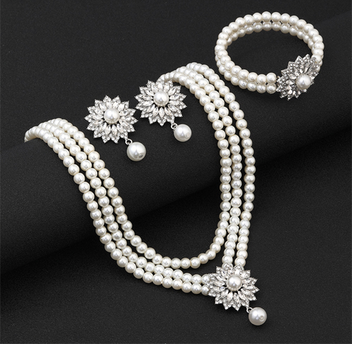 Artisanal Glass Pearl Set with Vintage Design