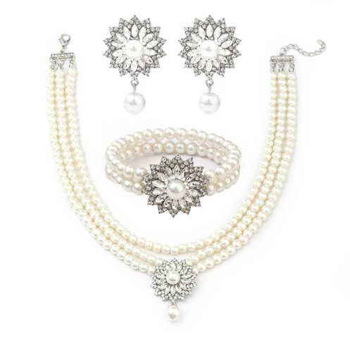 Artisanal Glass Pearl Set with Vintage Design