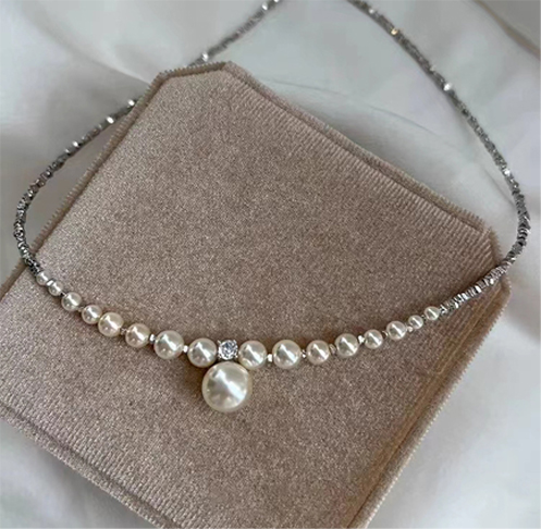 Minimalist Single Glass Pearl Pendant Necklace