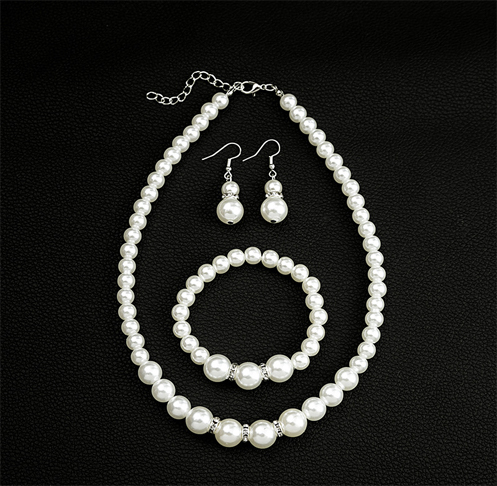 Modern and Minimalist Glass Pearl Set Modern and Minimalist Glass Pearl Set