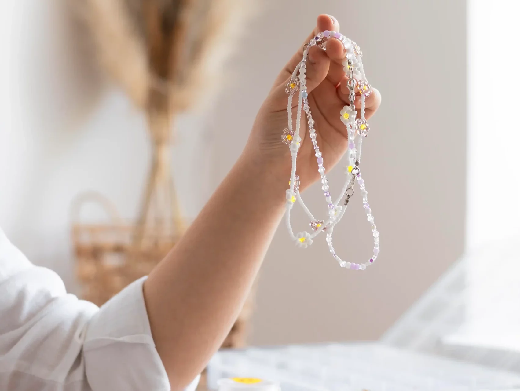 How Does a Crystal Bead Necklace Balance Style With Everyday Wearability?