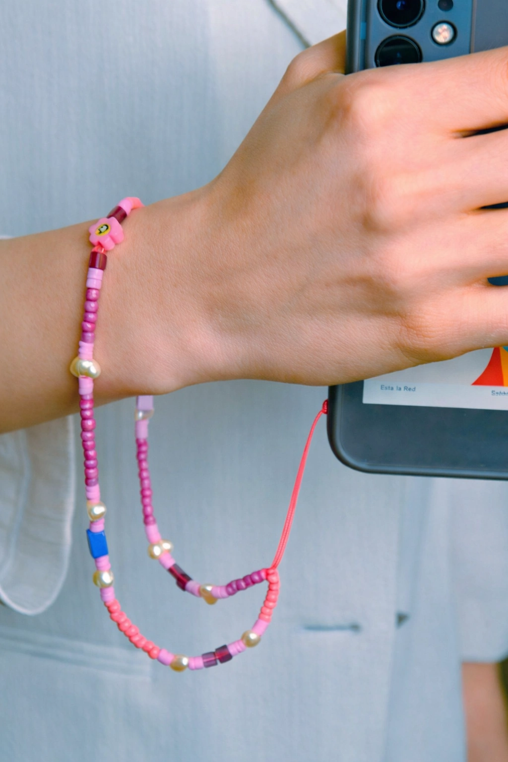 How Can a Phone Lanyard Make Daily Carry Safer and More Hands-Free?